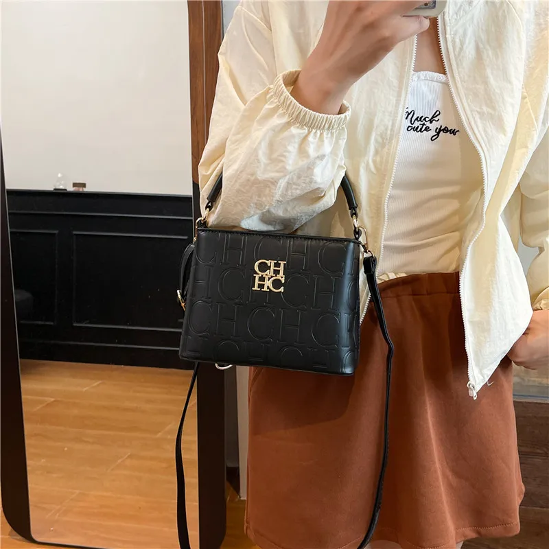 

2026 New Fashion Bucket Bag for Women, Large Capacity Handbag with Compartments, Versatile Shoulder Crossbody Purse Daily Chic