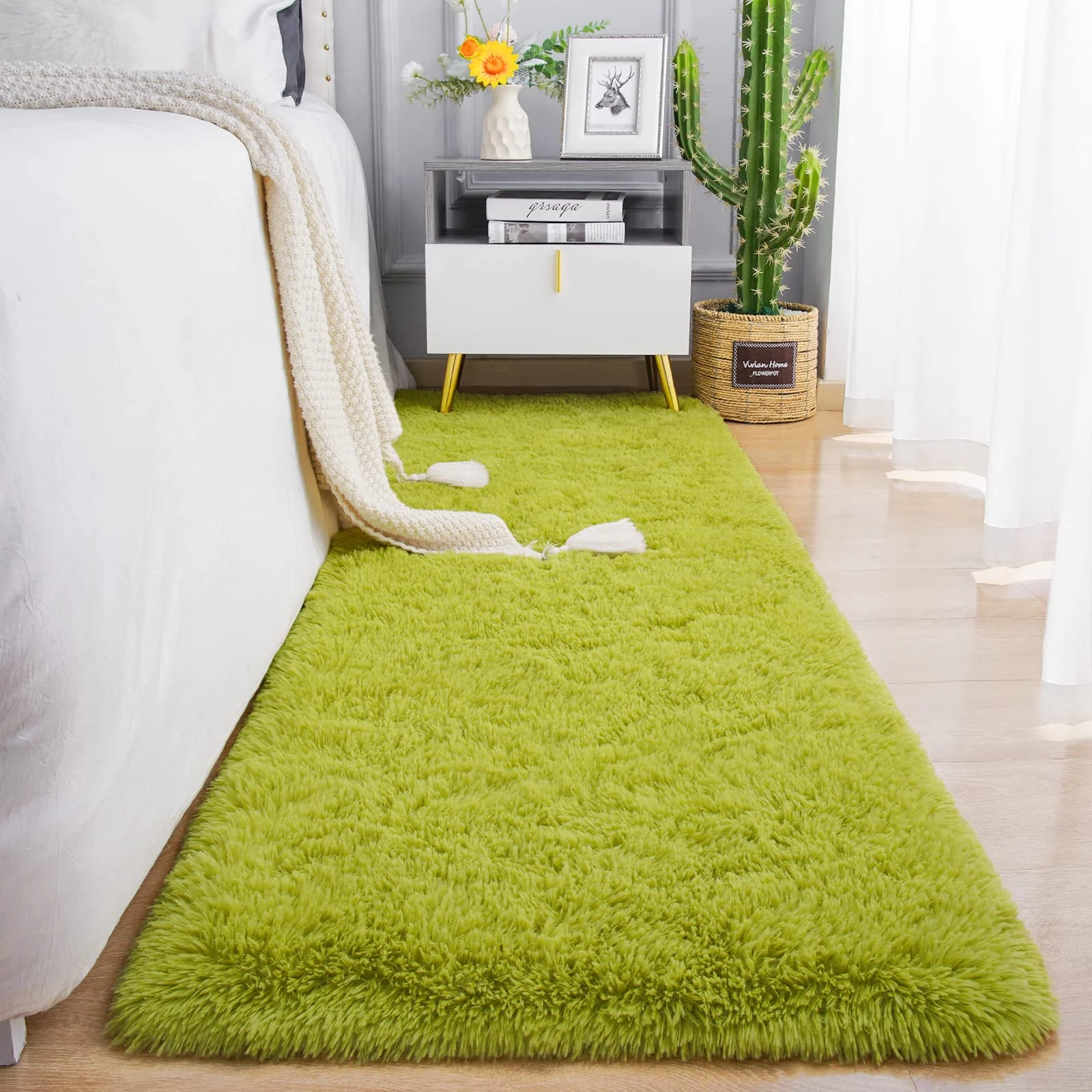 VIKAMAins Creamy Silk Wool Bedside Rug For Soft And Cool Living Room Coffee Table, Sofa Carpet, Home Decoration