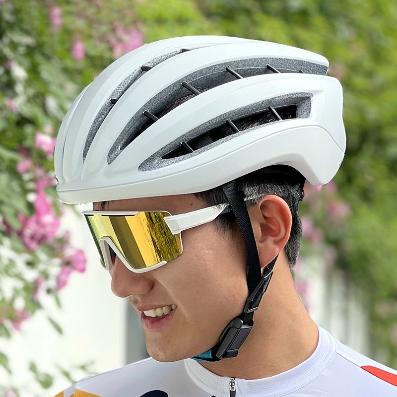 

Cycling Helmet Road Mountain Keel Pneumatic Ultra Light Breathable Hard Hat Men's and Women's Riding