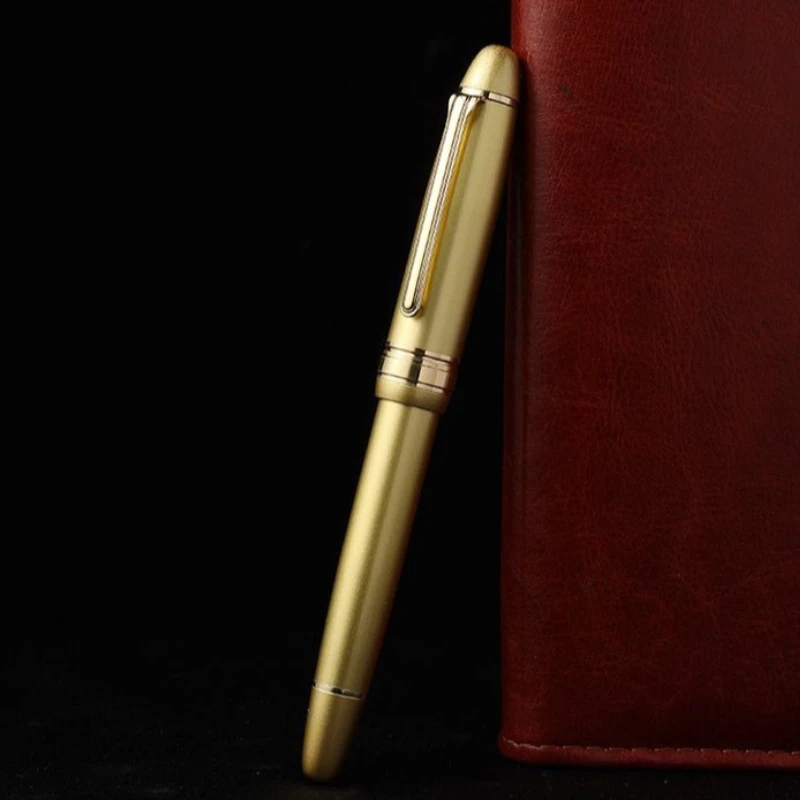 

BALAOYE Black Stainless Steel Fountain Pen Bent Curved 0.7mm Long Knife Nib Signature Pen with Ink Absorber Gold Clip Stationery