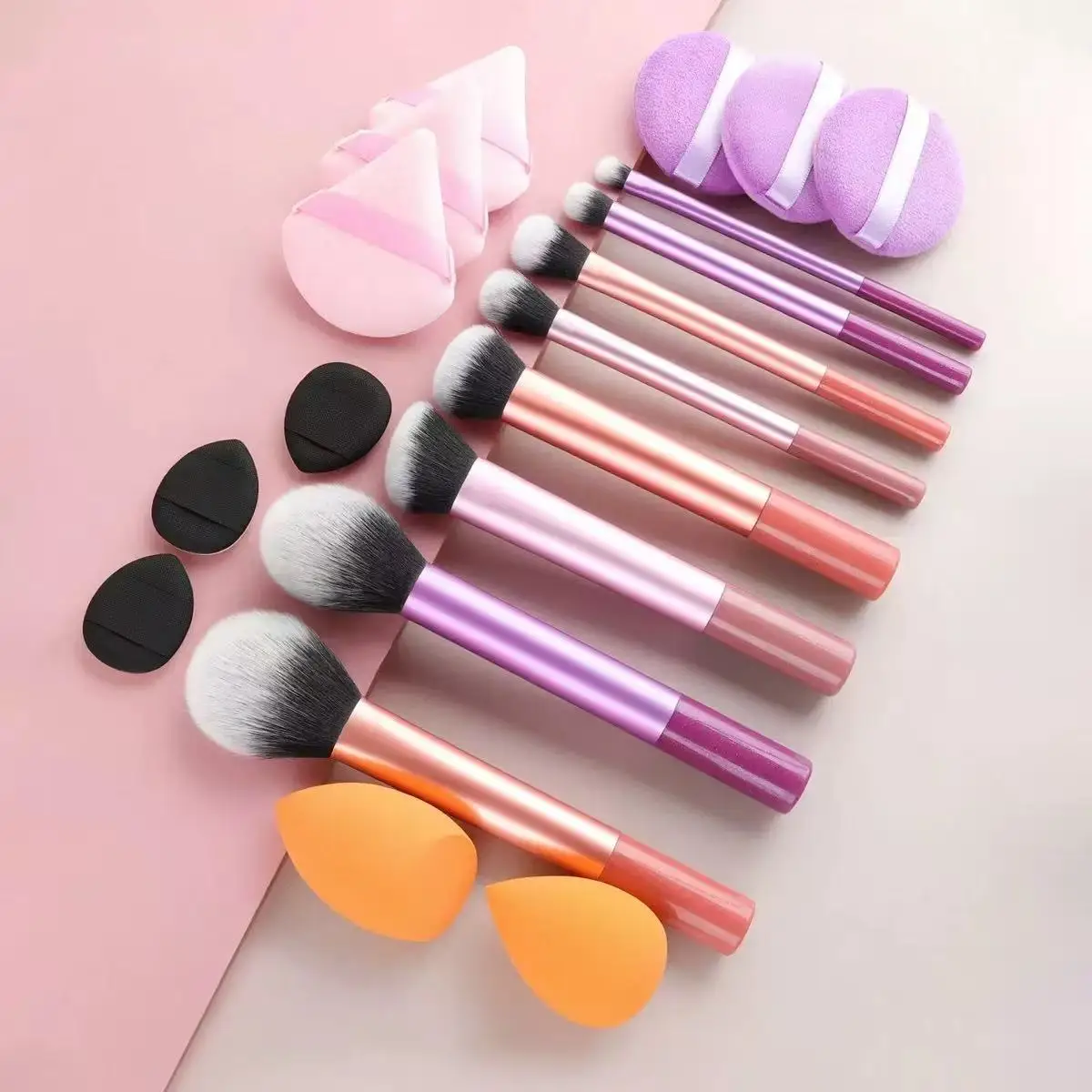 مجموعة فرش مكياج مكونة من 8 قطع، فرش مكياج ناعمة من الشعر الاصطناعي، كريم الأساس وأحمر الخدود وظلال العيون وأدوات مكياج التجميل، فرشاة كريم الأساس