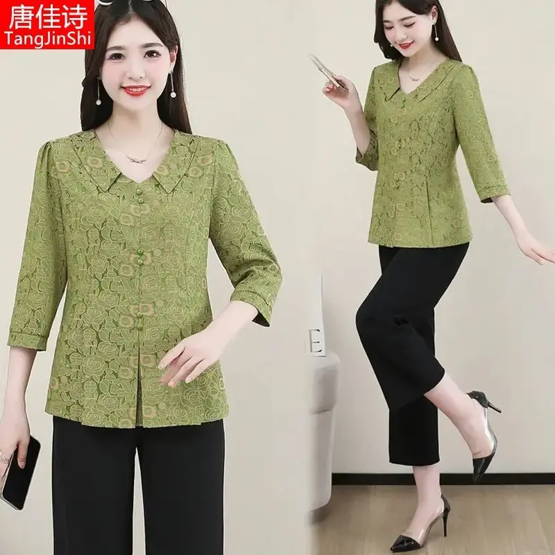 

Spring/Summer New Arrivals Elegant Embroidered Base Layer Women's Design-Sense Slimming T-Shirts in Plus Size Tops