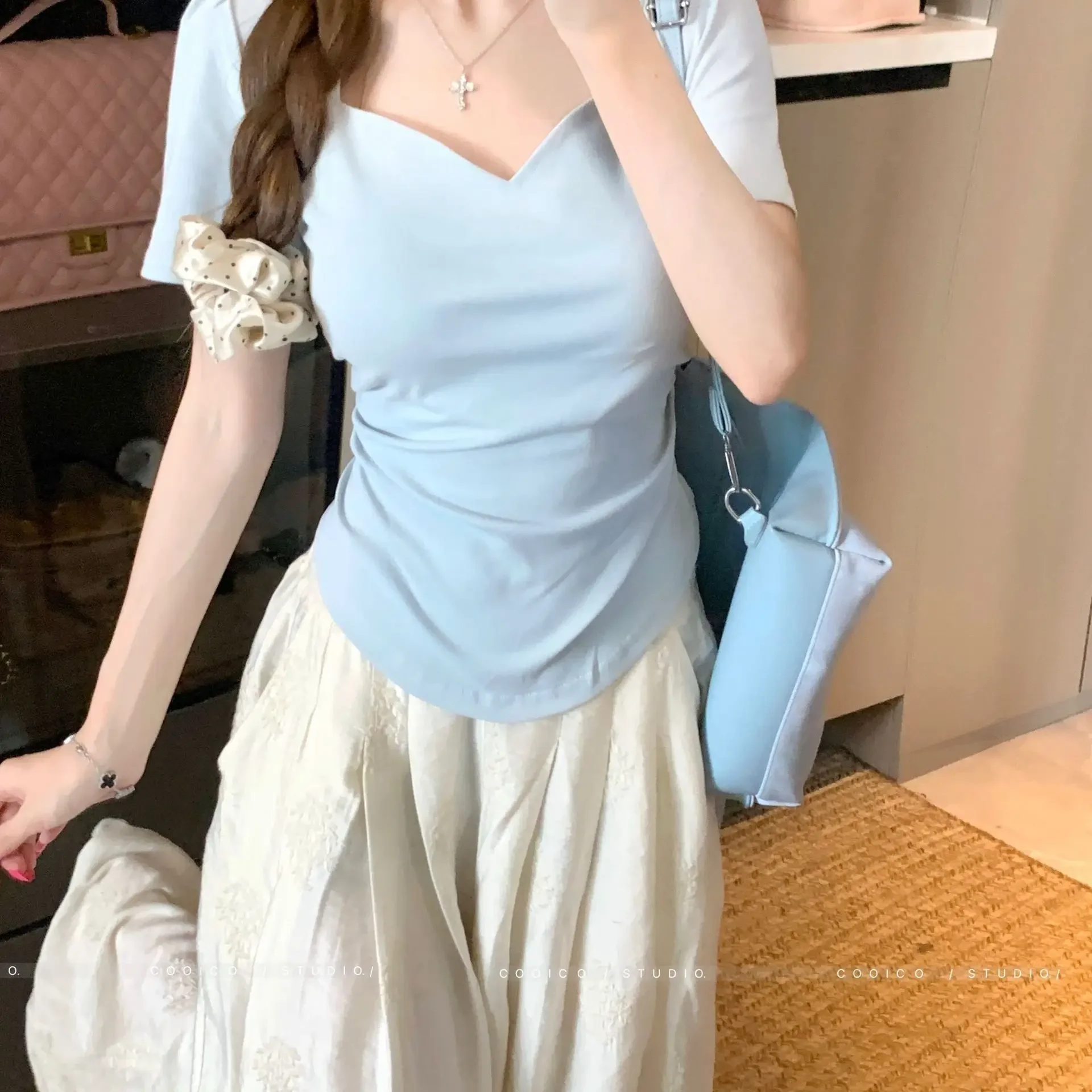 T-shirt a maniche corte con colletto quadrato e maniche a palloncino larghe Donna Estate Nuovo top capispalla dimagrante con copertura di carne taglie forti