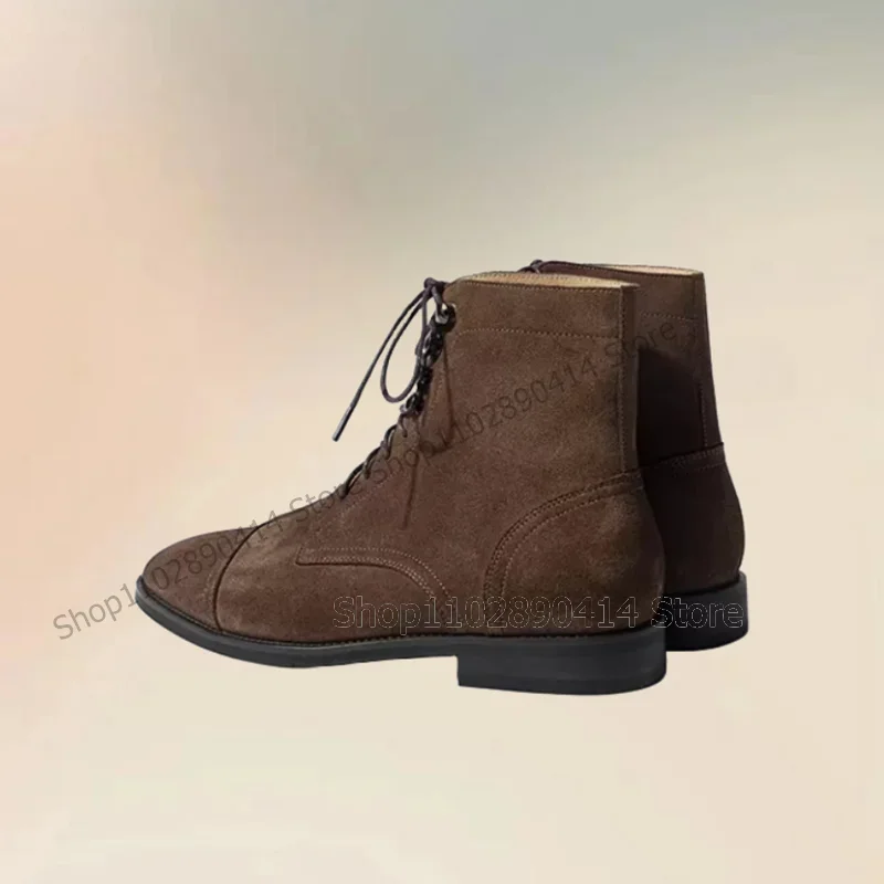 รองเท้าบูทข้อเท้าแบบผูกเชือก ดีไซน์เย็บสีน้ำตาล แต่งลายกำมะหยี่ แฟชั่นสำหรับผู้ชาย รองเท้าผู้ชายทำมือสุดหรู เหมาะสำหรับงานปาร์ตี้ งานเลี้ยง งานออฟฟิศ และใส่ลำลอง