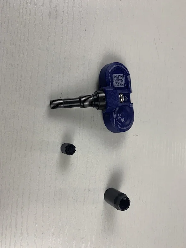 Suitable for Tesla 3/Y/S/X 2021-2023 tire pressure sensor 1490701-01-B Accessories