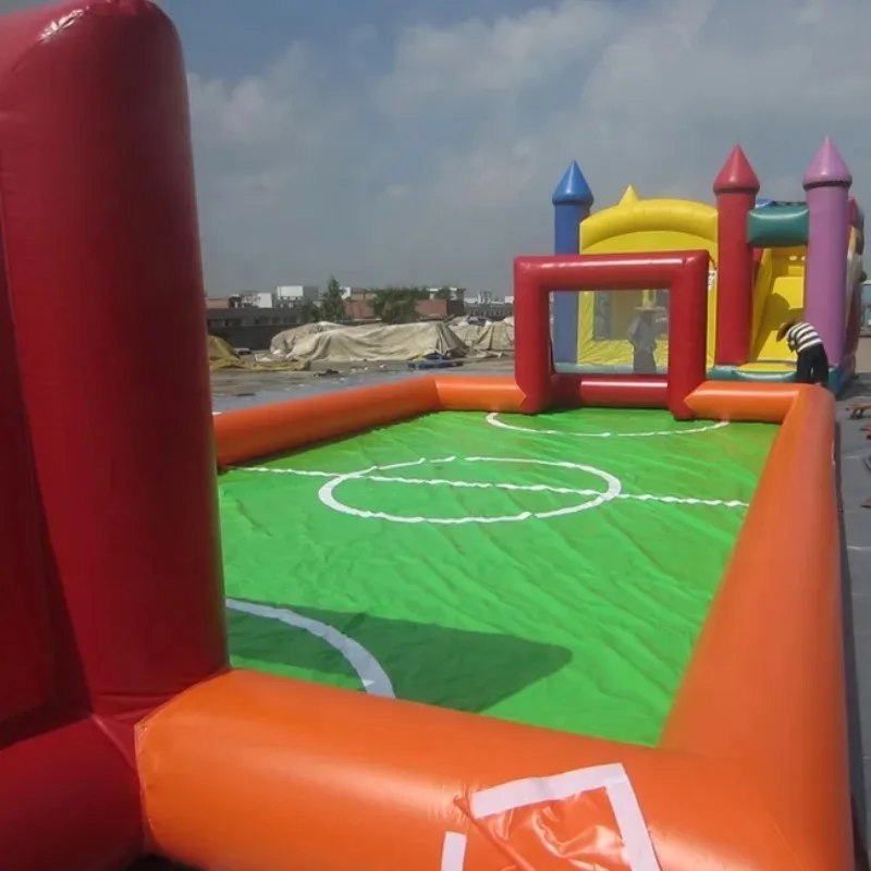 Grande campo da calcio gonfiabile per arena sportiva per giochi fuori porta