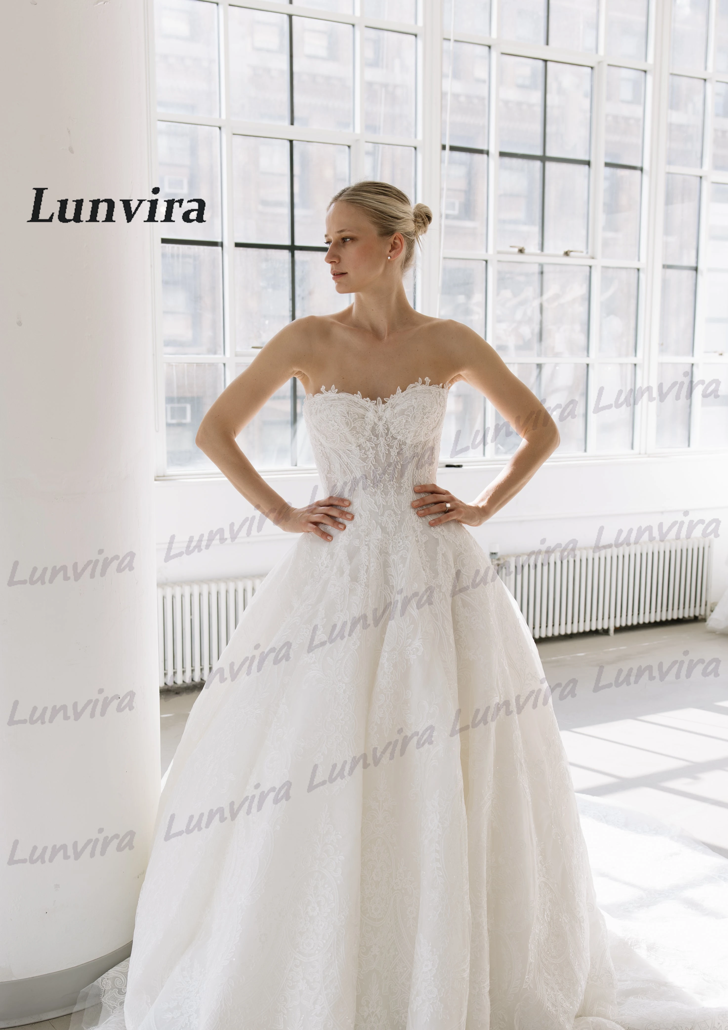Lunvira Fancy Sweetheart Brides Dress A-line Lace Appliques Sleeveless Tulle Court Train Zipper Robe De Mariee Customized