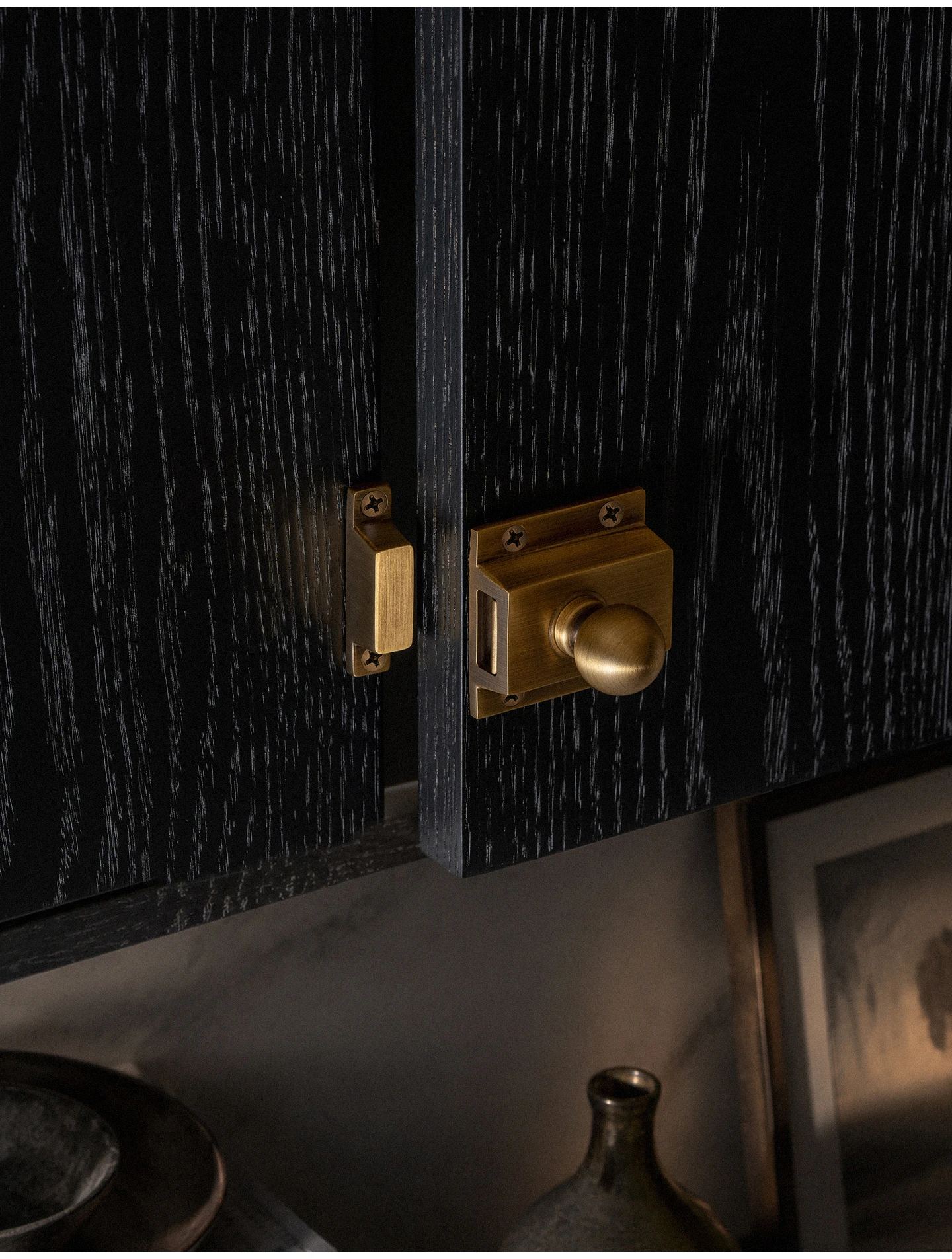 DOOROOM Massiver Messing-Türriegel im Retro-Stil, Sicherheitsschloss, Schnalle, Schranktürgriffe, Weinschrank-Türriegel – Detail 4