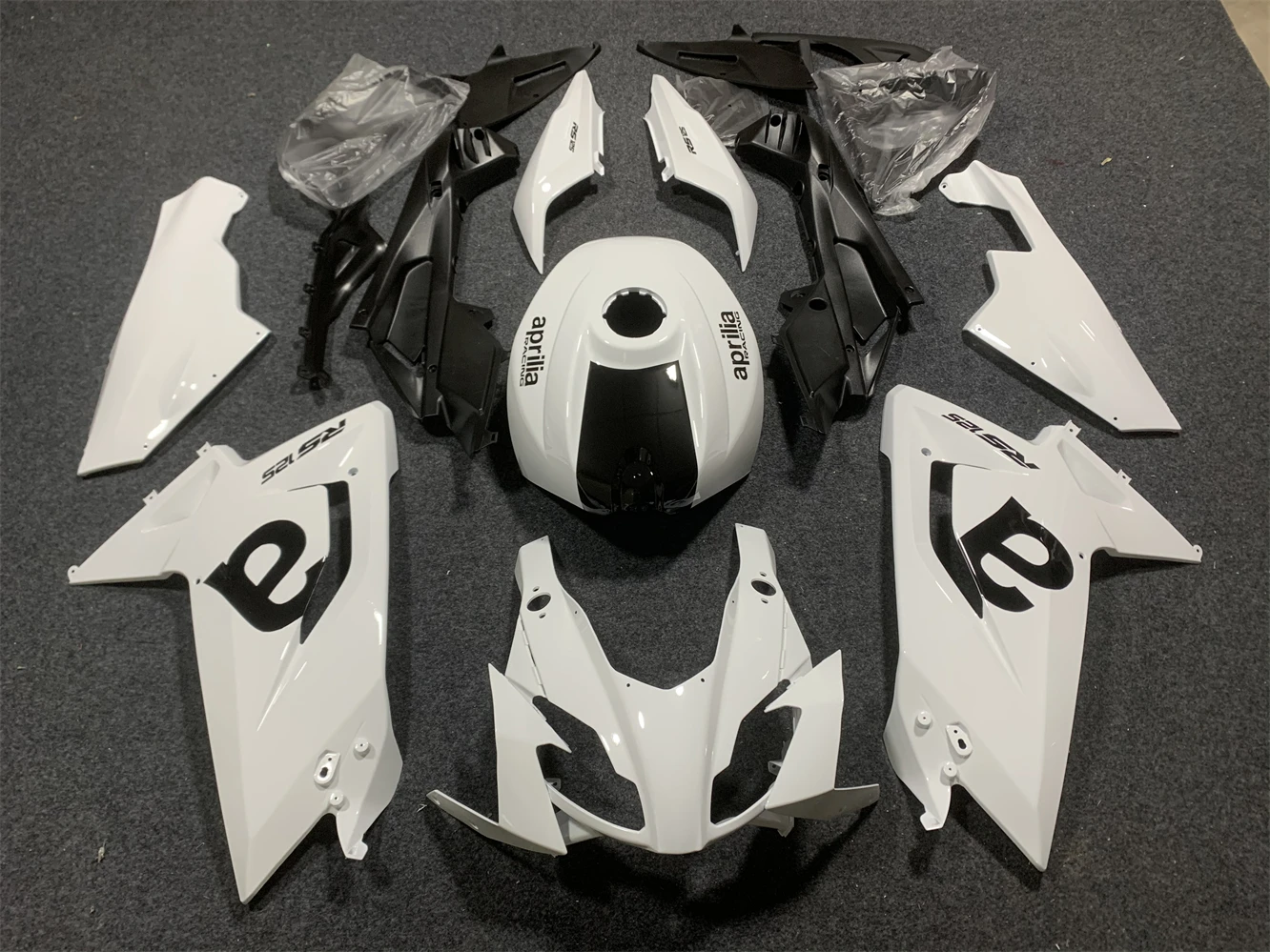 New ABS Fairings Fit For Aprilia RS 125 RS125 2006 2007 2008 2009 2010 2011 06 07 08 09 10 11 Bodywork Set Black white