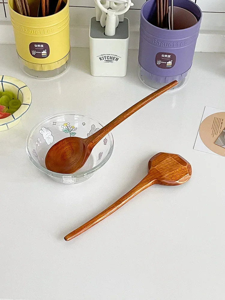 Cucchiaio di legno giapponese Nanmu con manico lungo Cucchiaio per uso domestico Cucchiaio per tagliatelle Lamian