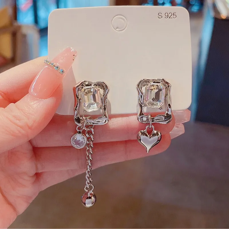 925 الفضة إبرة الكورية غير المتماثلة الزركون شرابة أقراط للنساء مجوهرات 2025 تتجه جديد خمر كول القلب إسقاط أقراط