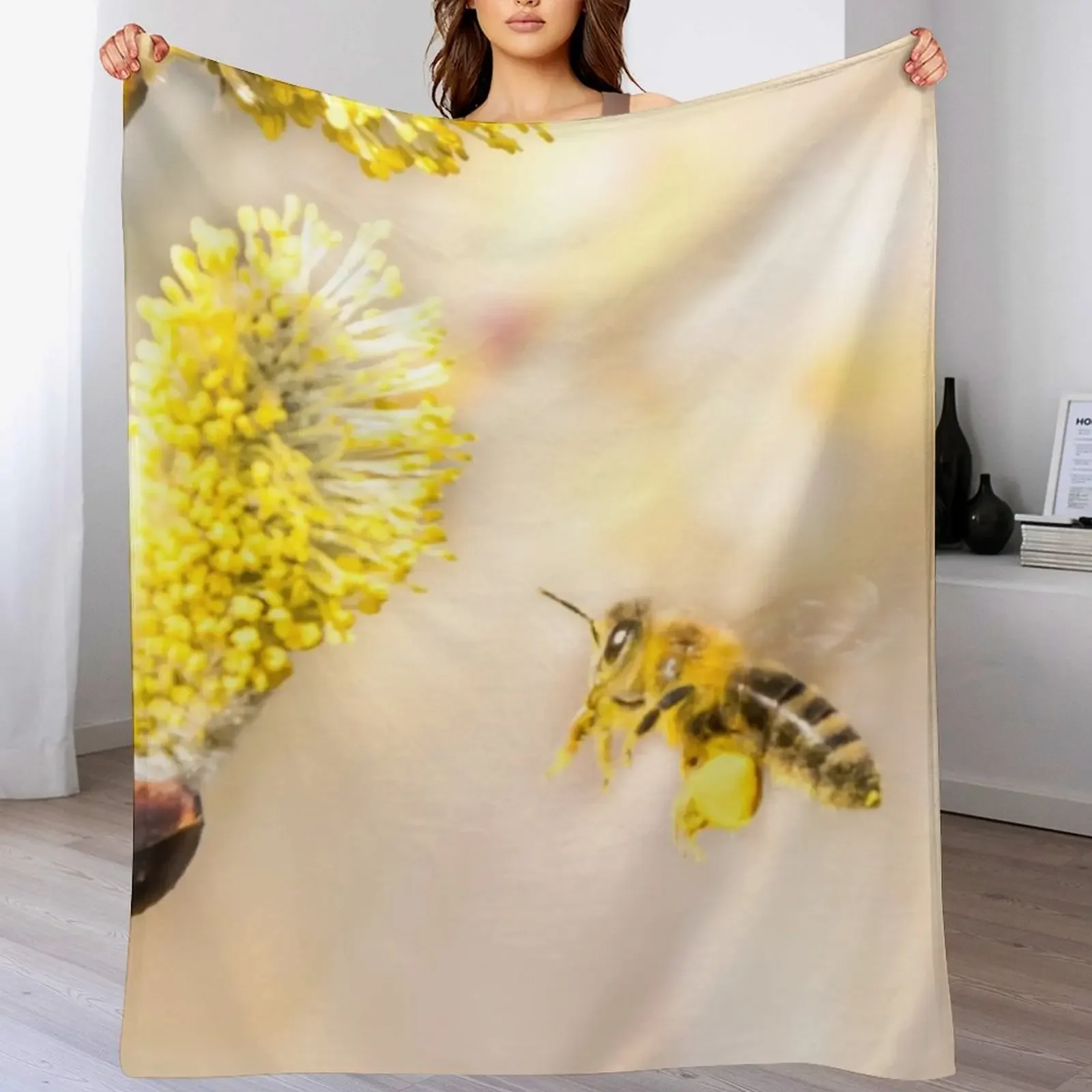 bee Throw Blanket Soft Warm Blanket Gift for Men Women Adults