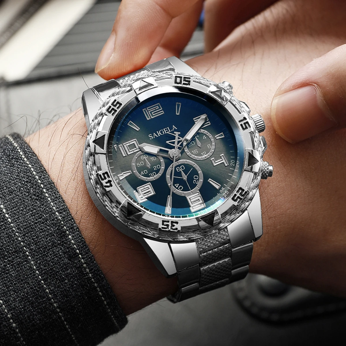 4pcs/set Fashion Men\'s Watches Arabic Dial Steel Band Quartz Watch Set (Without Box)