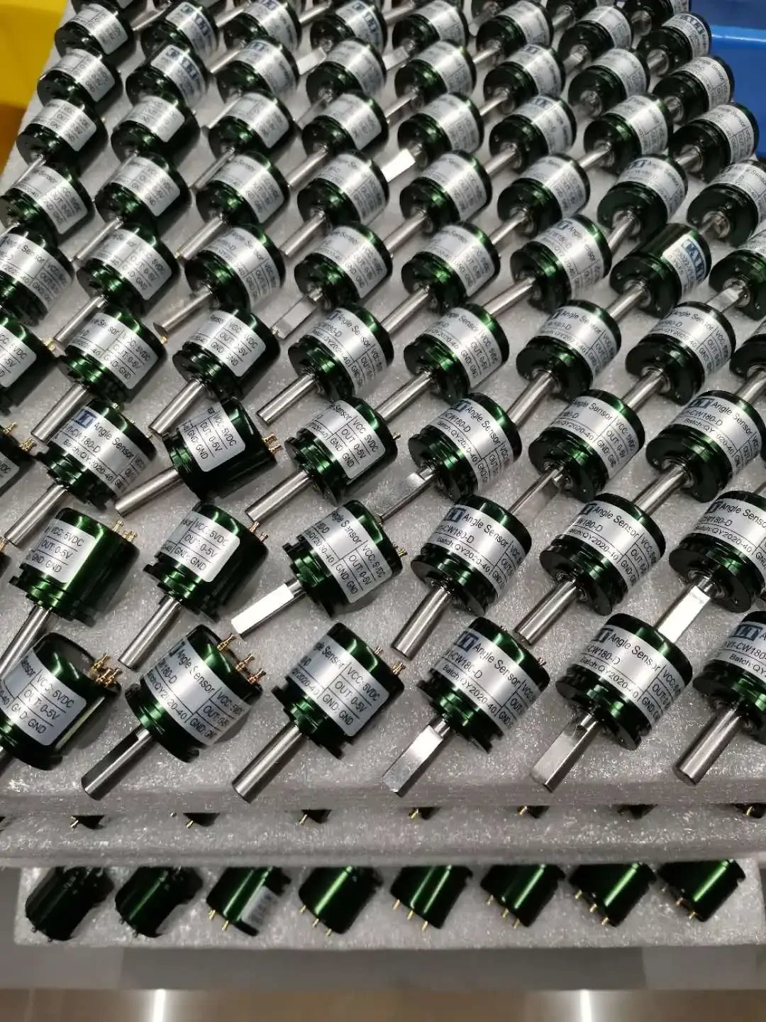 

In stockCALT micro 4-20ma magnetic absolute rotary encoder hall effect angle sensor P3022 10bit 12bit 13bit 16bit 17bit bits