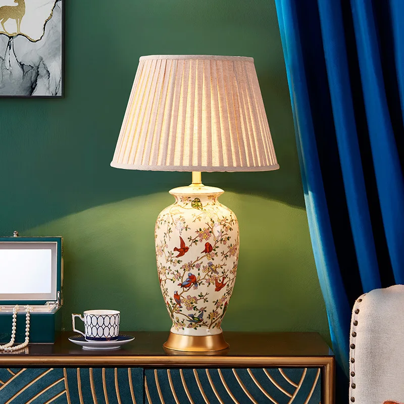 

Vintage Country Ceramic Table Lamp Flower and Bird Ceramic Bedside Bedroom Study Hotel American Retro Creative Table Lamp