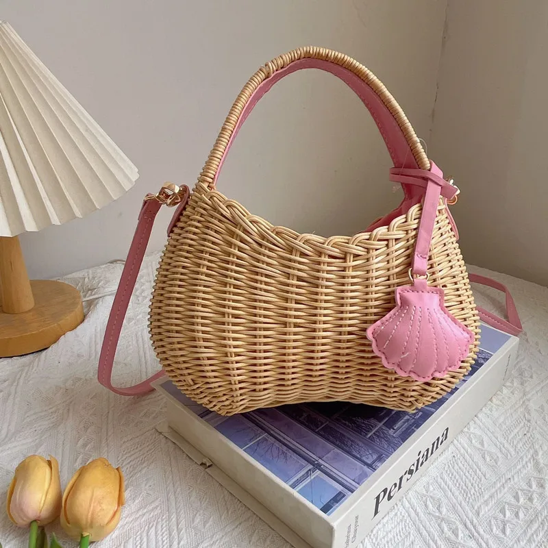 2025 Fashion Design Women Handmade Woven Rattan Handbag Casual Vacation Tote Bucket Bag Lady Basket Beach Bag Trend Shoulder Bag