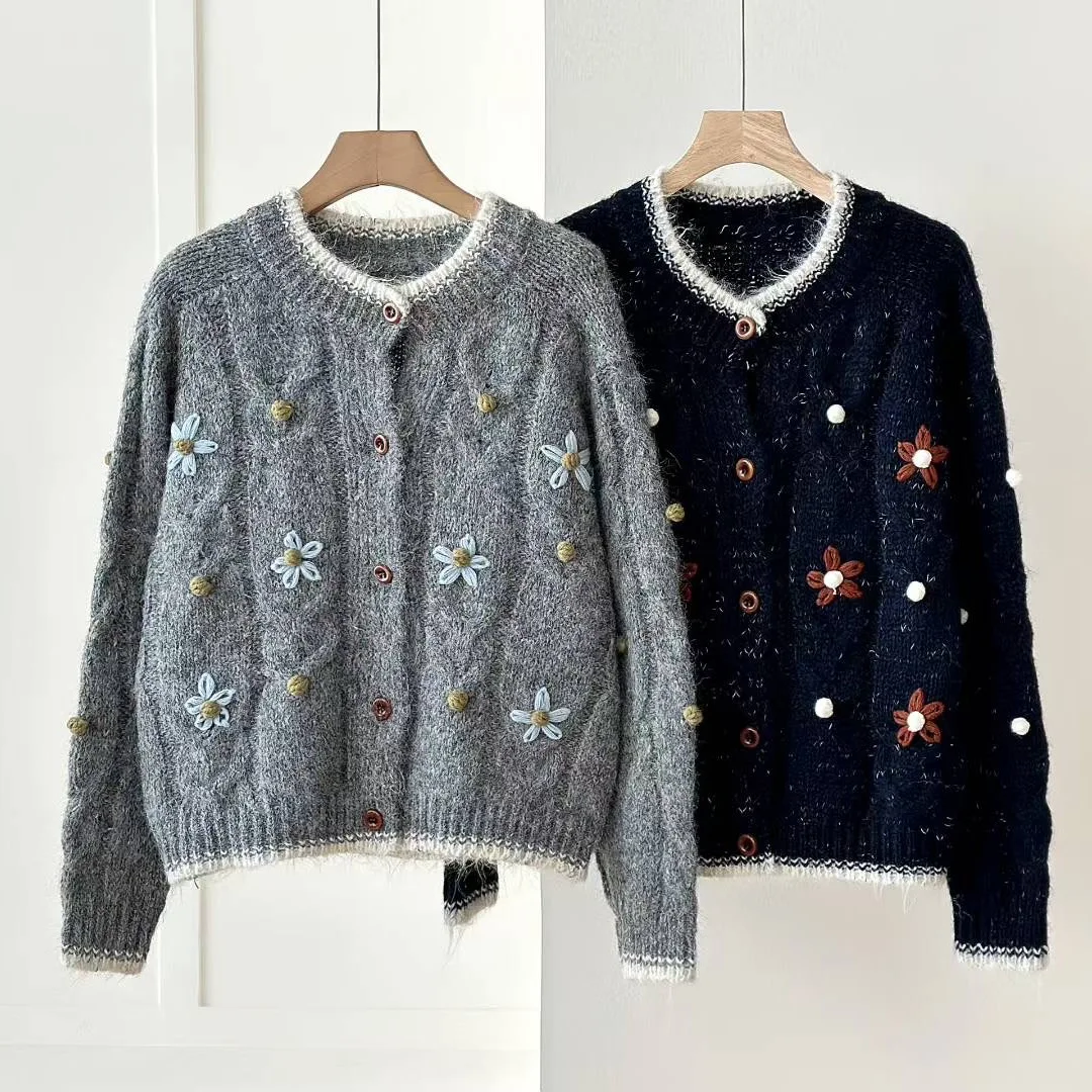 

Retro contrasting color handmade hook flower gray sweater for women, lazy autumn and winter warm round neck knitted cardigan top