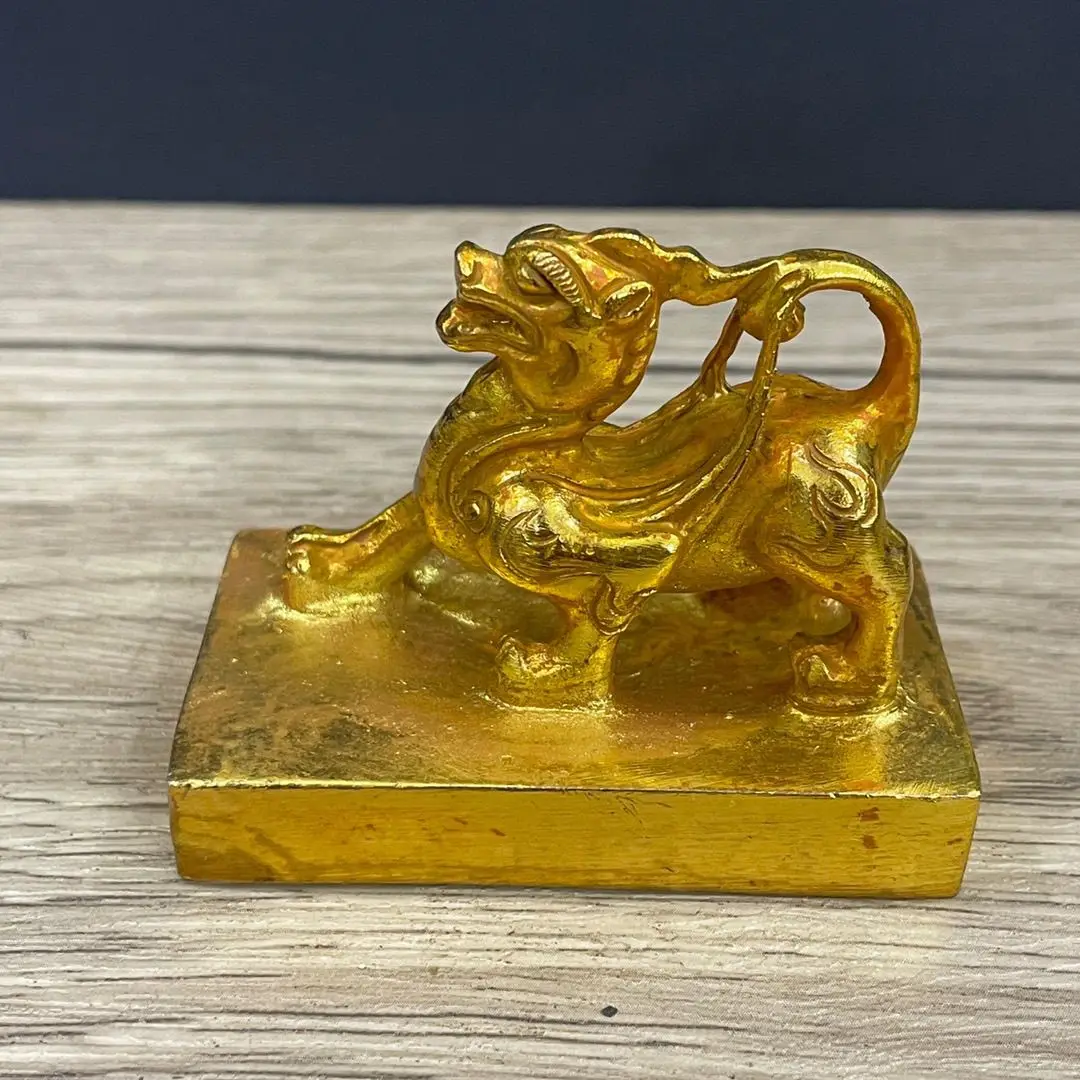 

Antique retro solid seal gold ingot Pixiu gold ingot study decoration antique handicrafts collection ornament