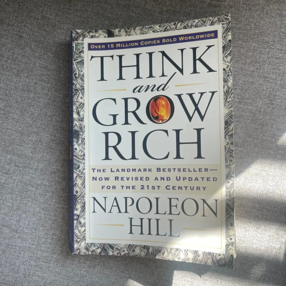 فكر ونمو الروايات الملهمة الكلاسيكية الغنية فكر ونمو غني بقلم نابليون هيل غلاف ورقي باللغة الإنجليزية