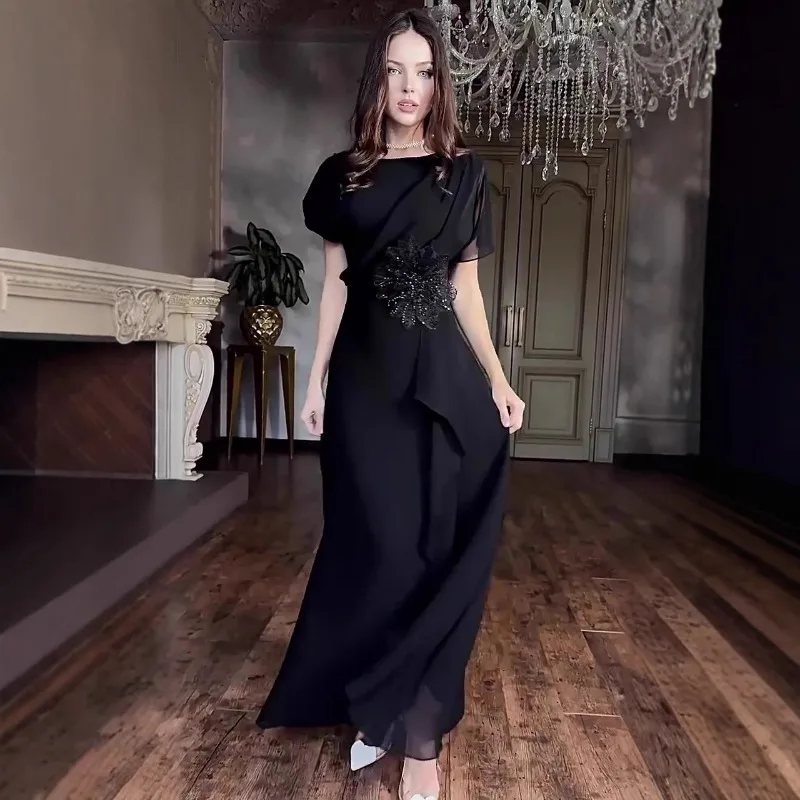 ชุดราตรีผู้หญิง ฤดูใบไม้ผลิ 2026 แฟชั่นใหม่ ชุดเดรสหรูหรา คอทรงโอ แต่งดอกไม้ 3 มิติ แขนสั้น จับจีบ