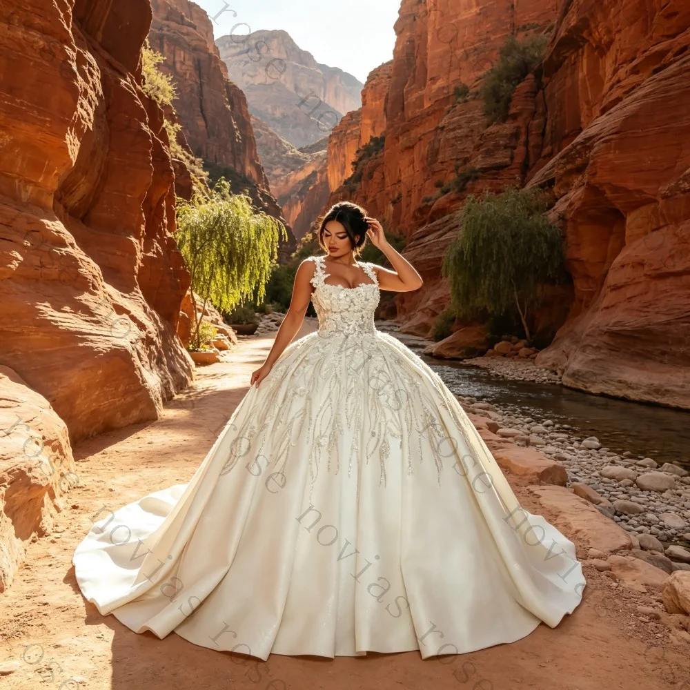 Customized Satin Ball Dress Wedding Gown 2026 Sweetheart Lace Applique Bead Decoration Bridal Dress with Pocket Luxury Princess