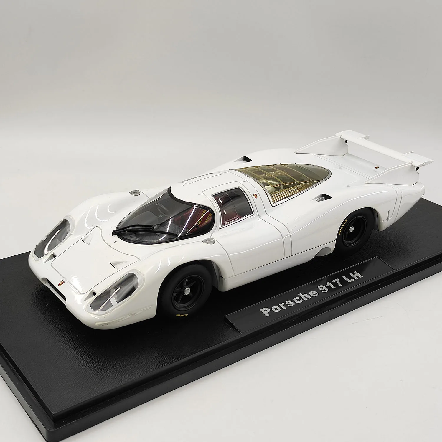 

Модель автомобиля из сплава Porsche 24h Le Mans 917 LH в масштабе 1/18