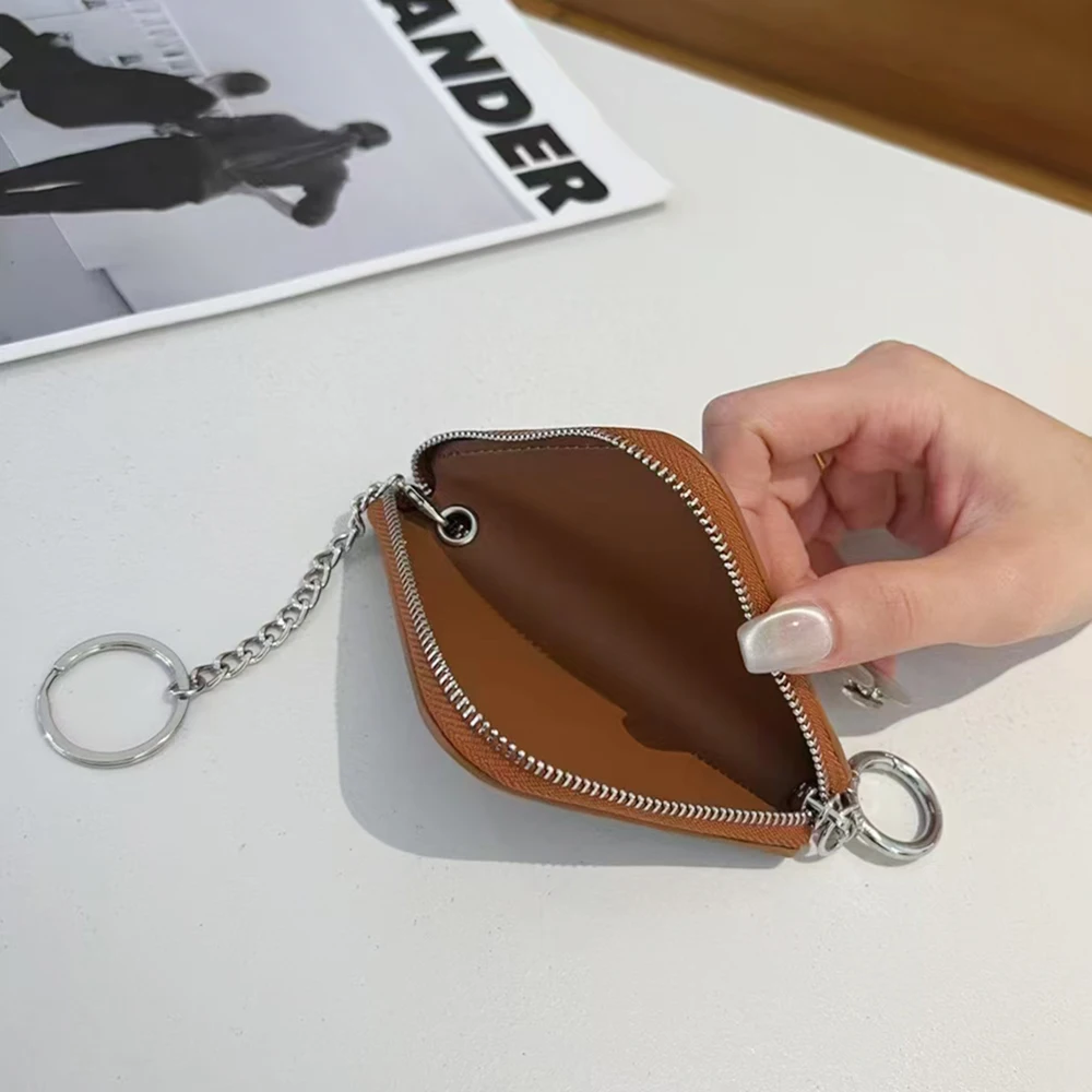 Мини-кошелек на молнии с индивидуальным именем, персонализированный необычный треугольный брелок из натуральной кожи, кошелек, сумка для хранения наушников, подвески