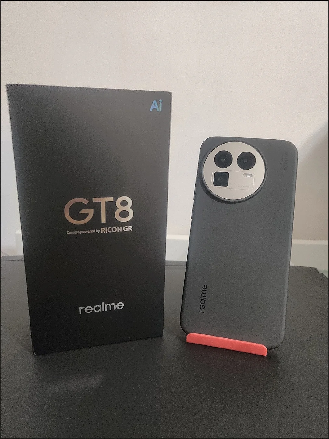 كاميرا Google Play غير مقفلة Realme GT8 5G Snapdragon8 Elite مقاس 6.79 بوصة AMOLED 50 ميجابكسل 7000 مللي أمبير في الساعة 100 وات شاحن عشاء NFC OTA