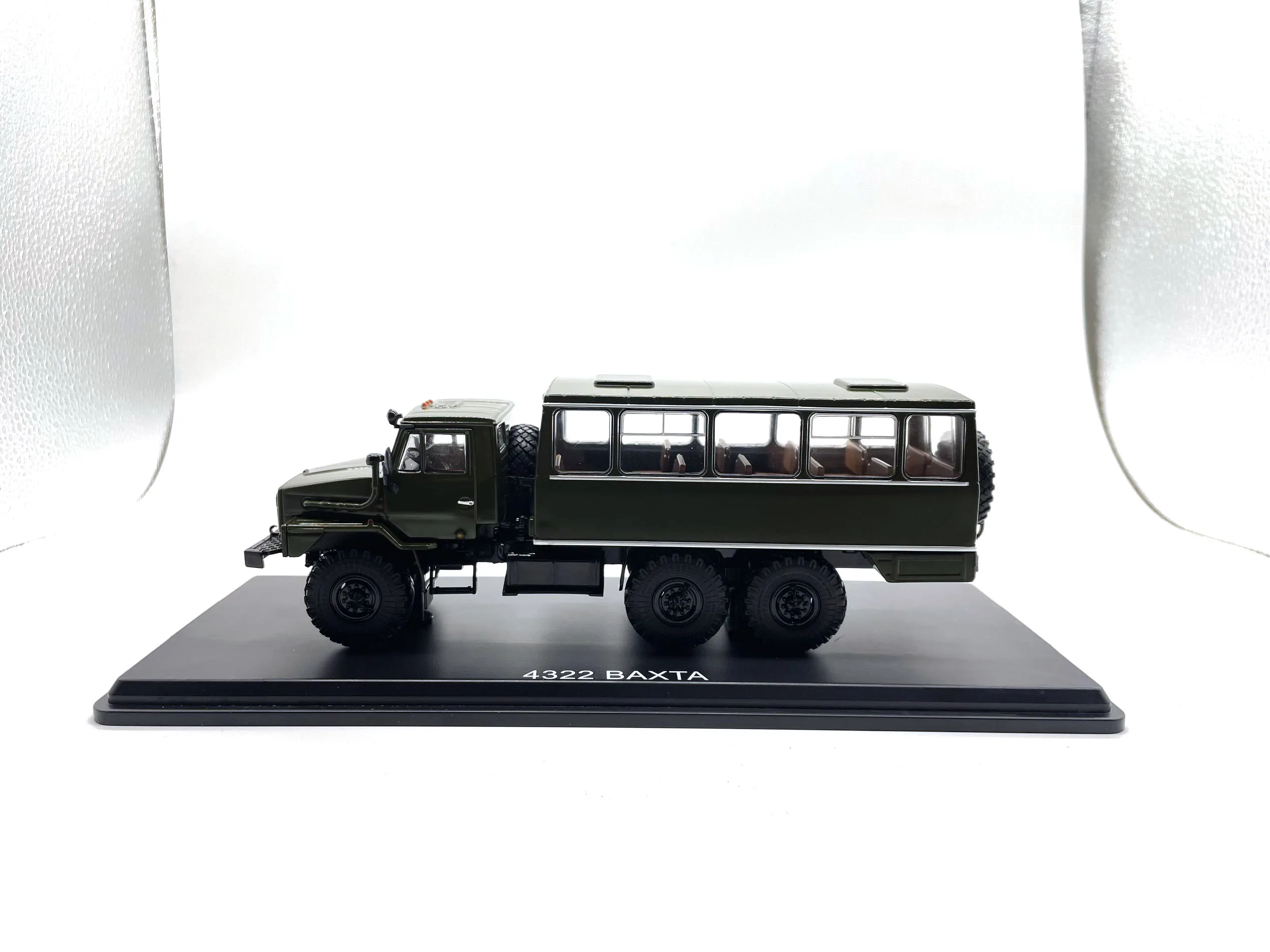 Start Scale Models SSM 1224 1:43 Scale Die-Cast Model Truck 4322 Baxta Green