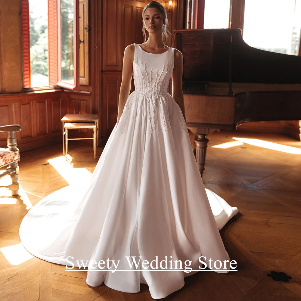 

New Woman Bridal Dress Customized Scoop Neck Sleeveless Pearls Beading A Line Sweep Train Bride Wedding Dresses Gowns