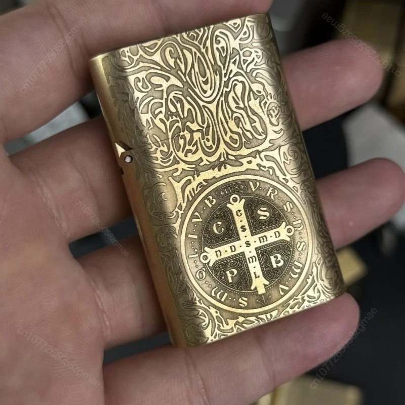 

New ultra-thin titanium alloy round lighter, windproof grinding wheel lighter, cigarette accessories, men's gift collection