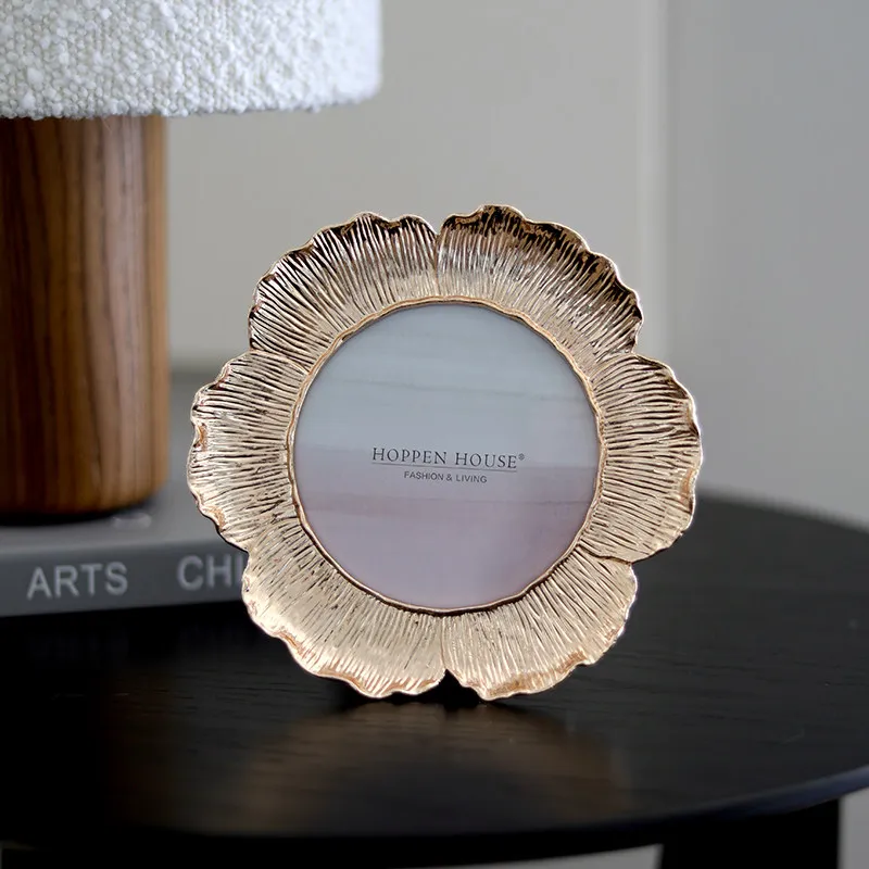 Luxury Golden Flower Metal Photo Frame 4