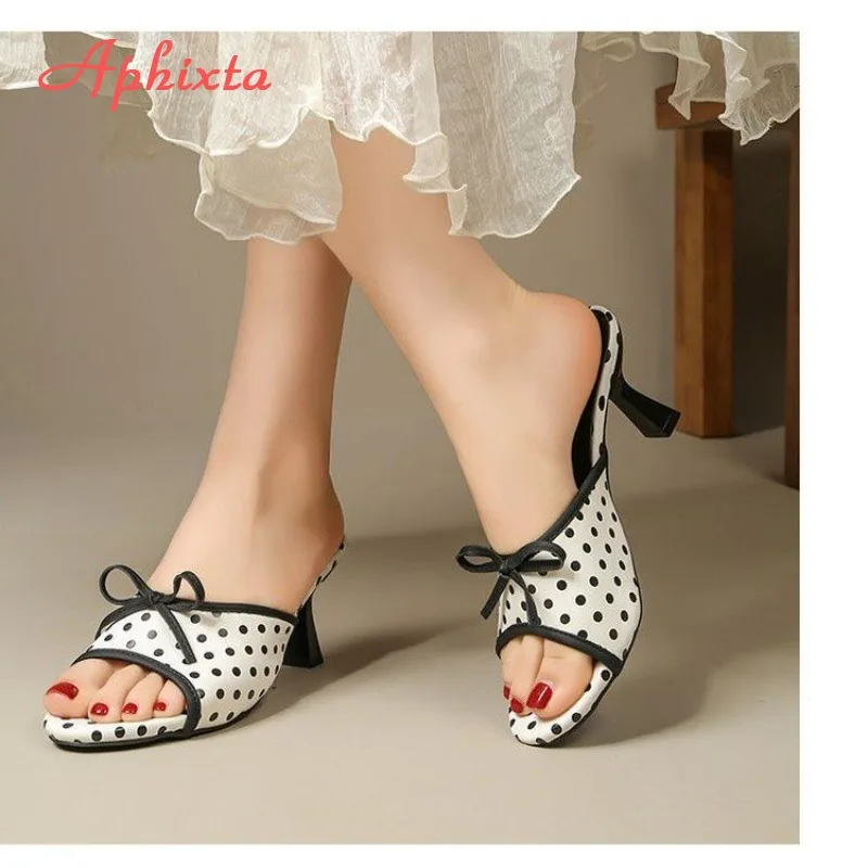 Aphixta - Sandalias de tacón fino para mujer, con diseño de lunares, tacón bajo, con lazo, punta abierta, informales, para verano, talla grande 43