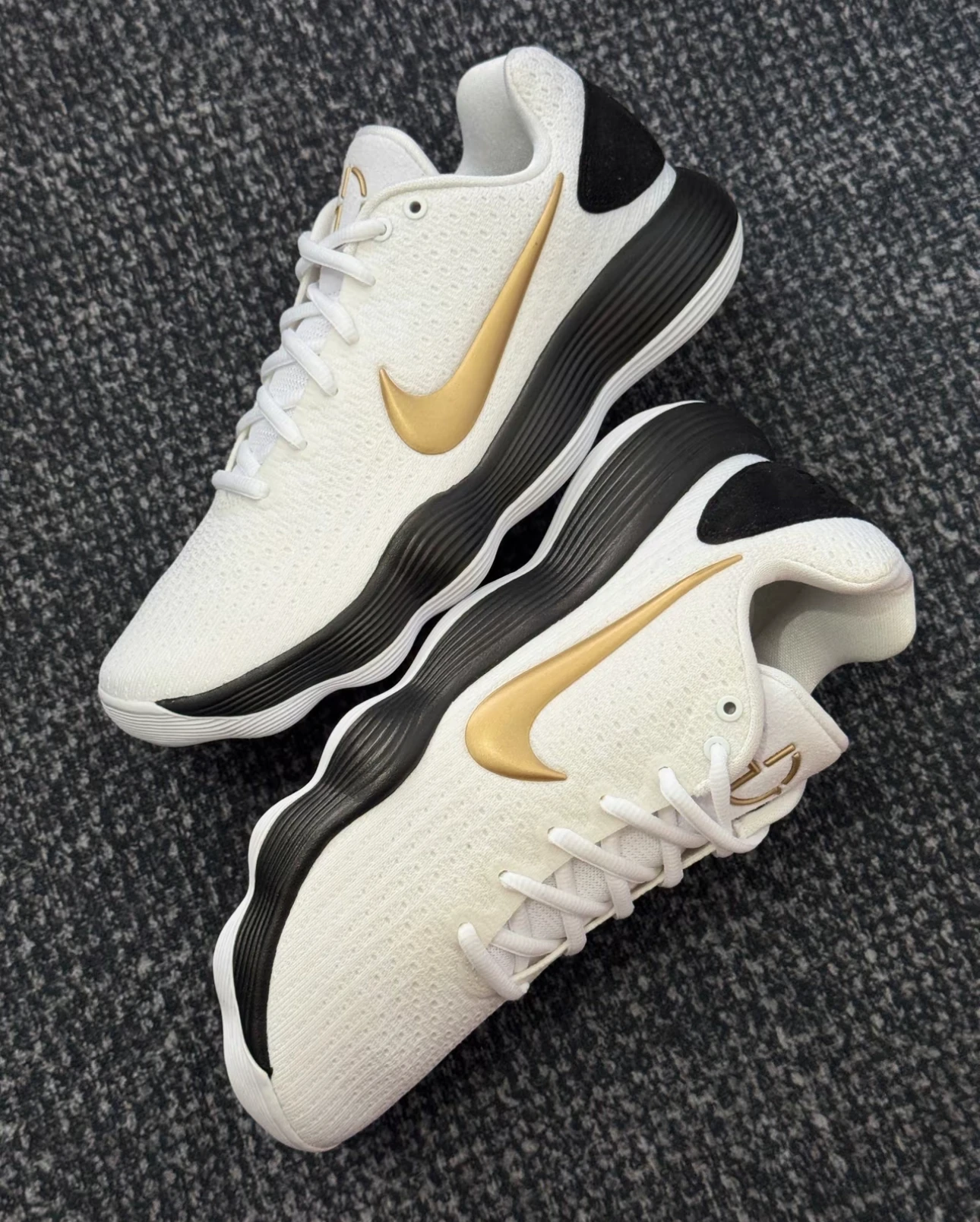 

Удобные универсальные противоскользящие прочные мужские баскетбольные кроссовки Nike с низким вырезом белого цвета