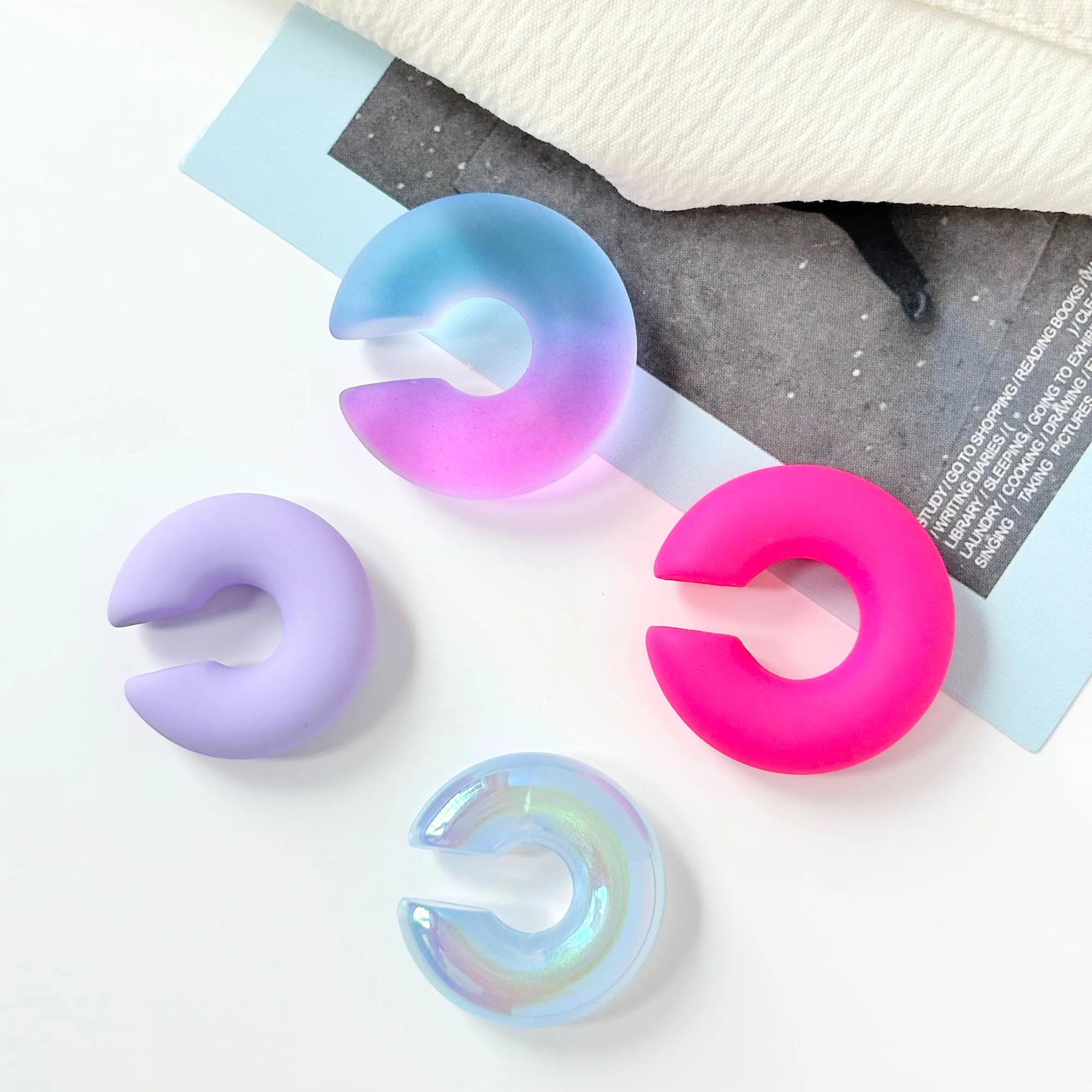 4pcs Jelly Transparent Acrylic Clip On Earrings Set Candy Color Gradient Dopamine Ear Accessories