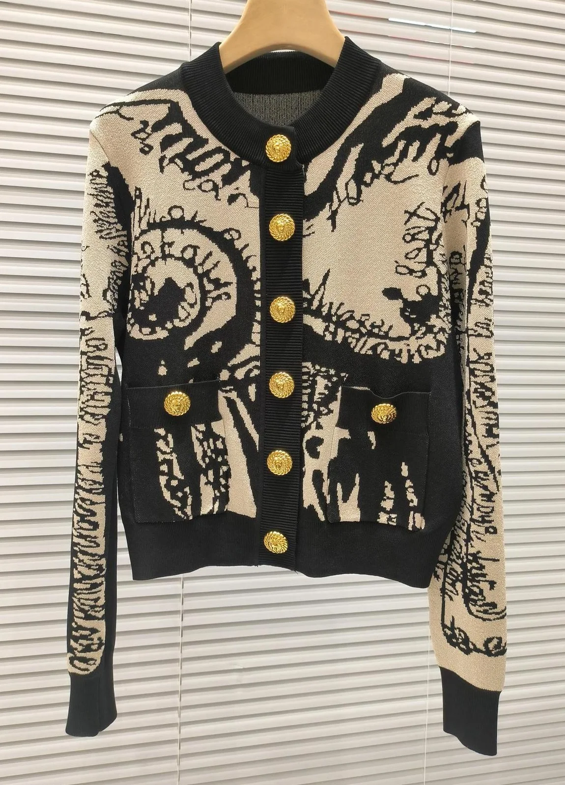 

Новый кардиган высшего качества, пальто, осень-зима 2025 года, трикотаж, женский винтажный вязаный кардиган с длинными рукавами и принтами, верхняя одежда, 2 шт.