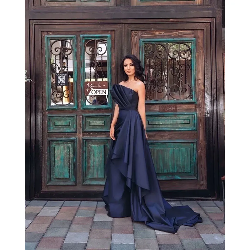 Elegant Straight Prom Dresses Pleated Strapless  Evening Gowns With Detachable Train Satin Formal Wear Customize