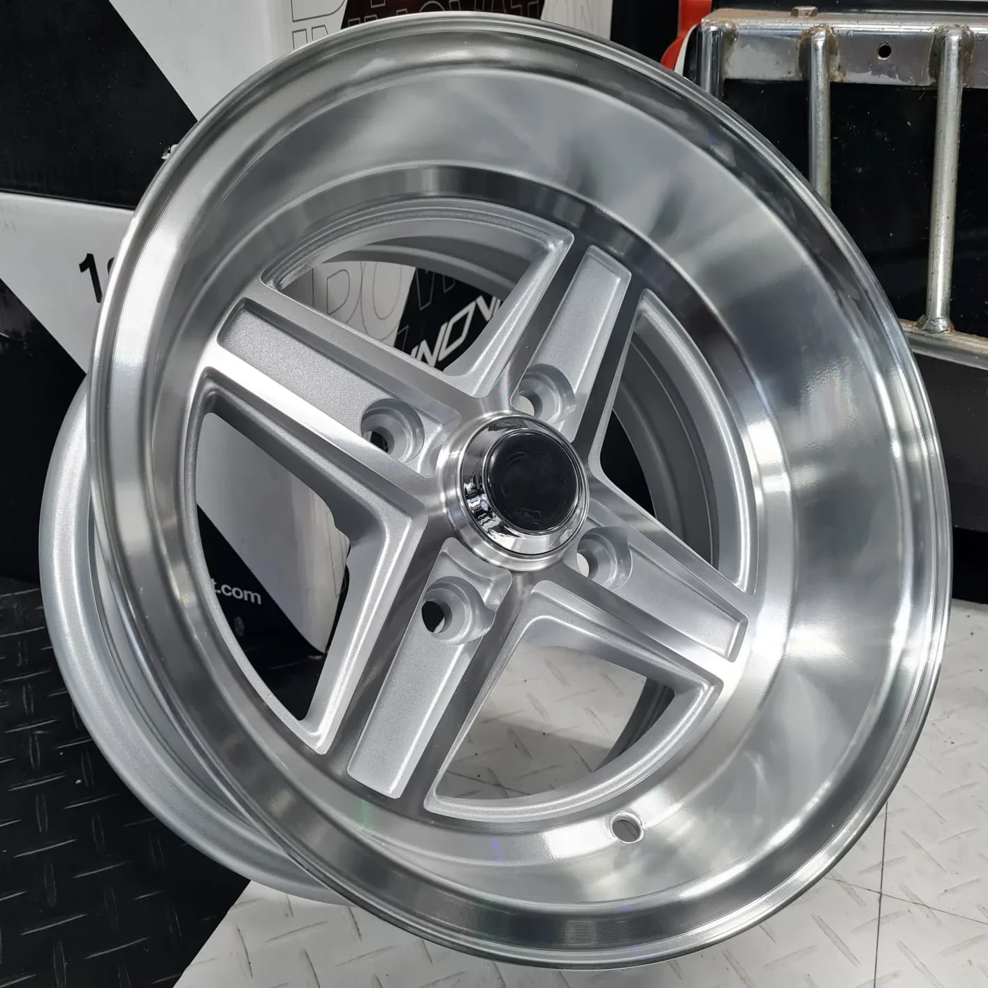 

Auto Passenger Car Wheel Size 13*7.0 Alloy Wheel Rims