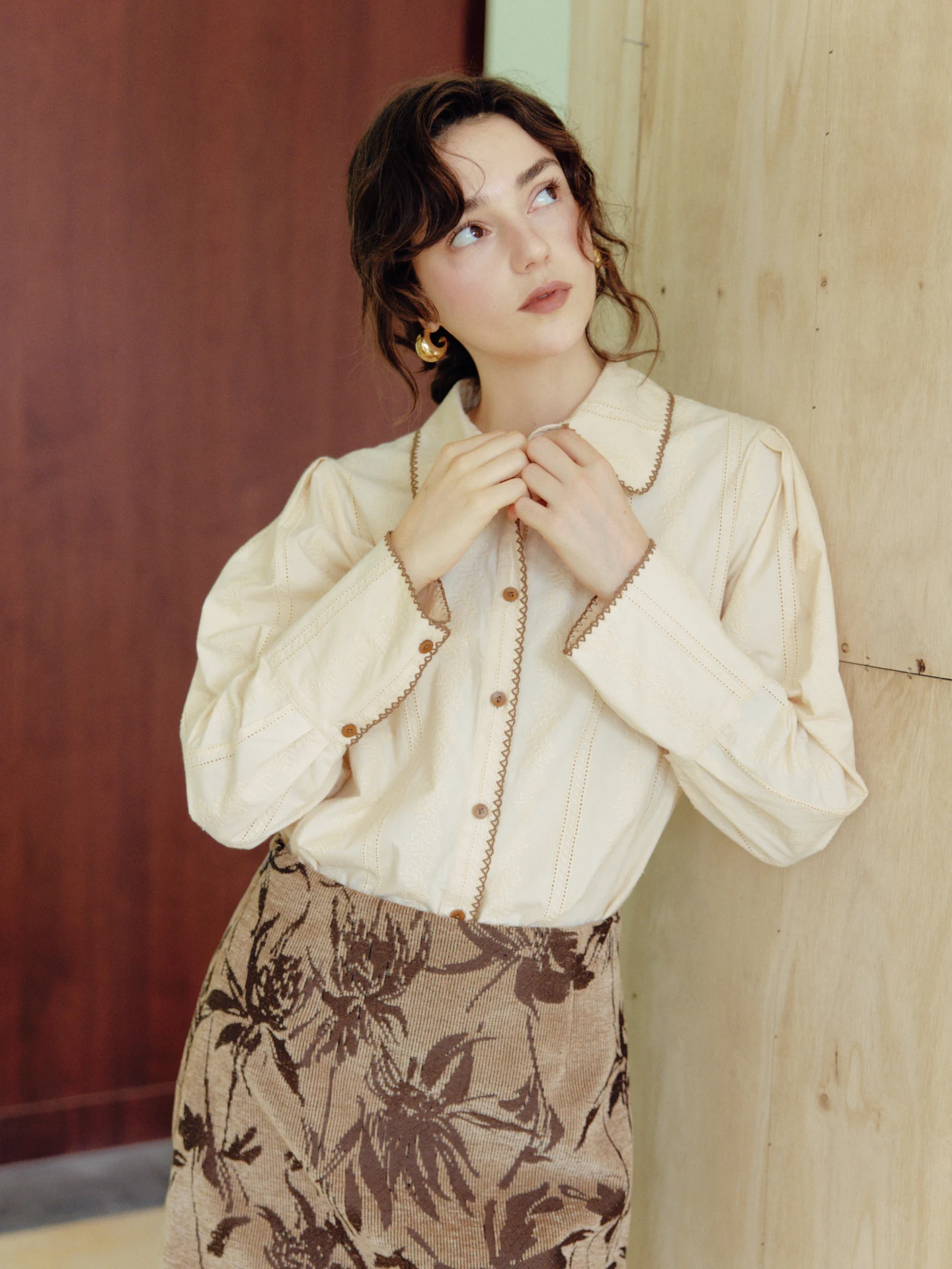 

Te by FrigidOrg: Новая осенне-зимняя плотная рубашка свободного кроя с длинным рукавом, цветными вставками и антикварной вышивкой, на пуговицах