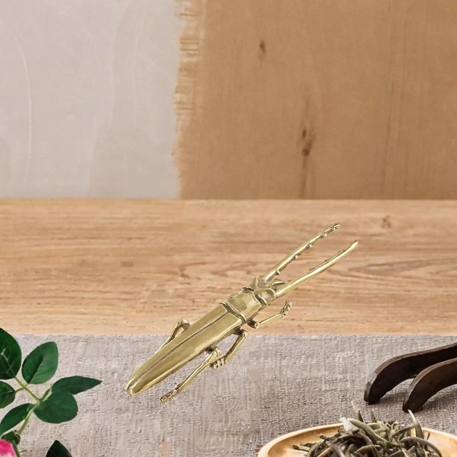 

Beetle Figurine Brass Versatile Ornament Animal Sculpture Statue Brass Statue for Living Room Desktop Landscape Office Hotel