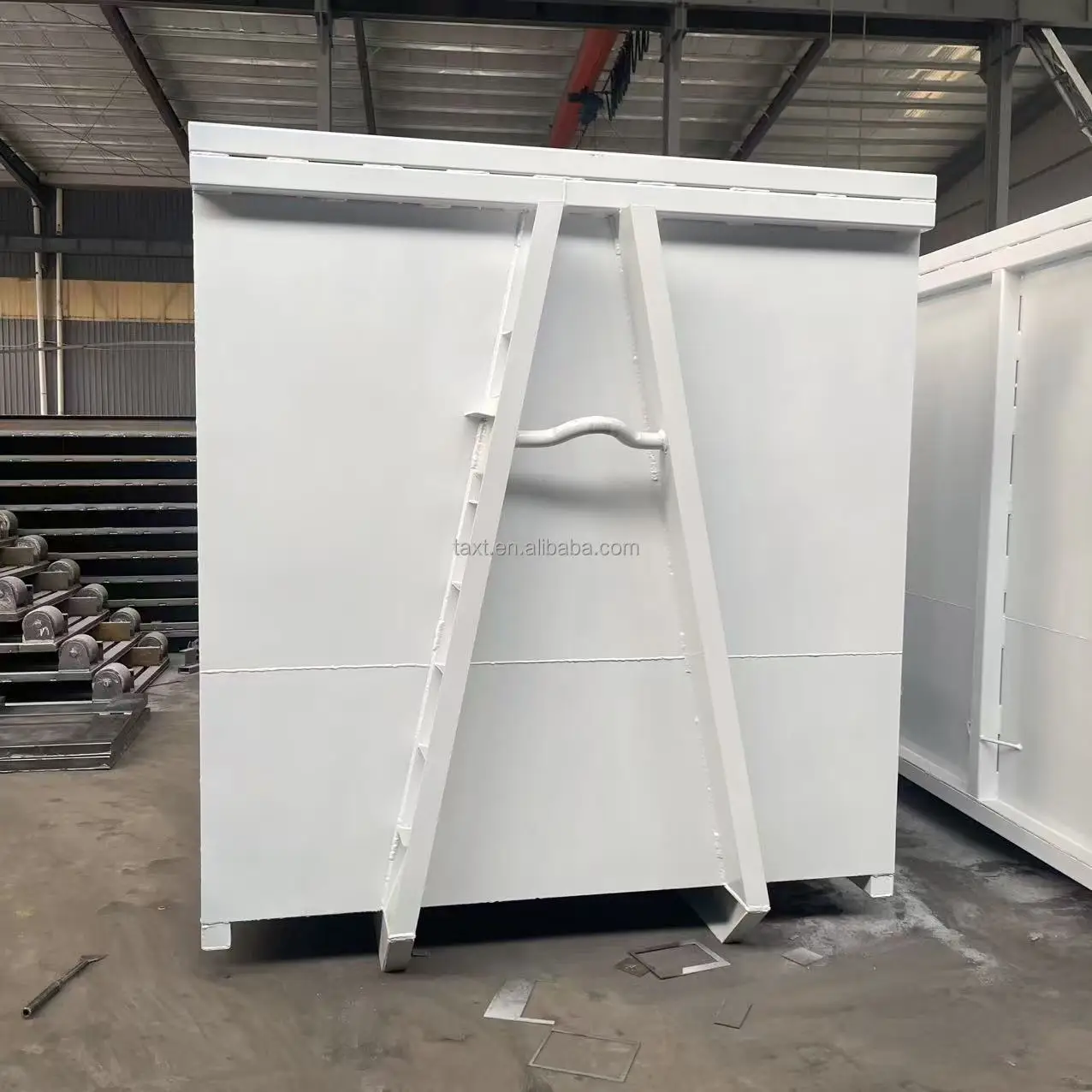 Reinforced Hook Lift Dumpster for Heavy Load Waste Handling