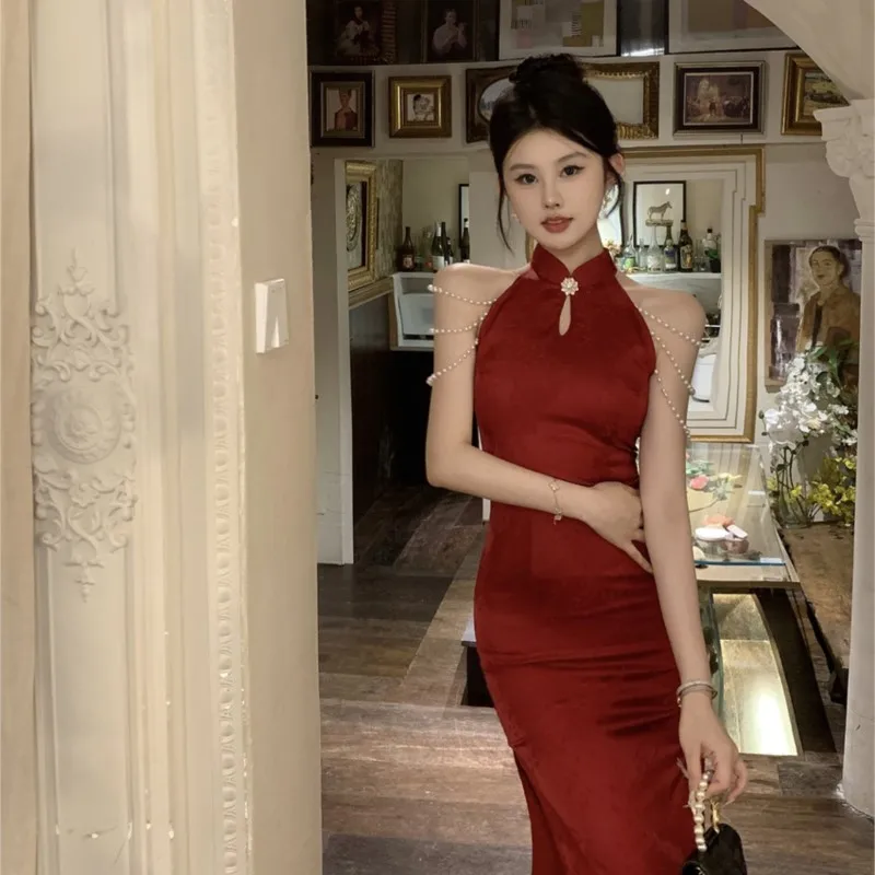 

High-end red improved cheongsam female autumn winter new Chinese morning gown photo royal sister hanging neck bag buttock dress