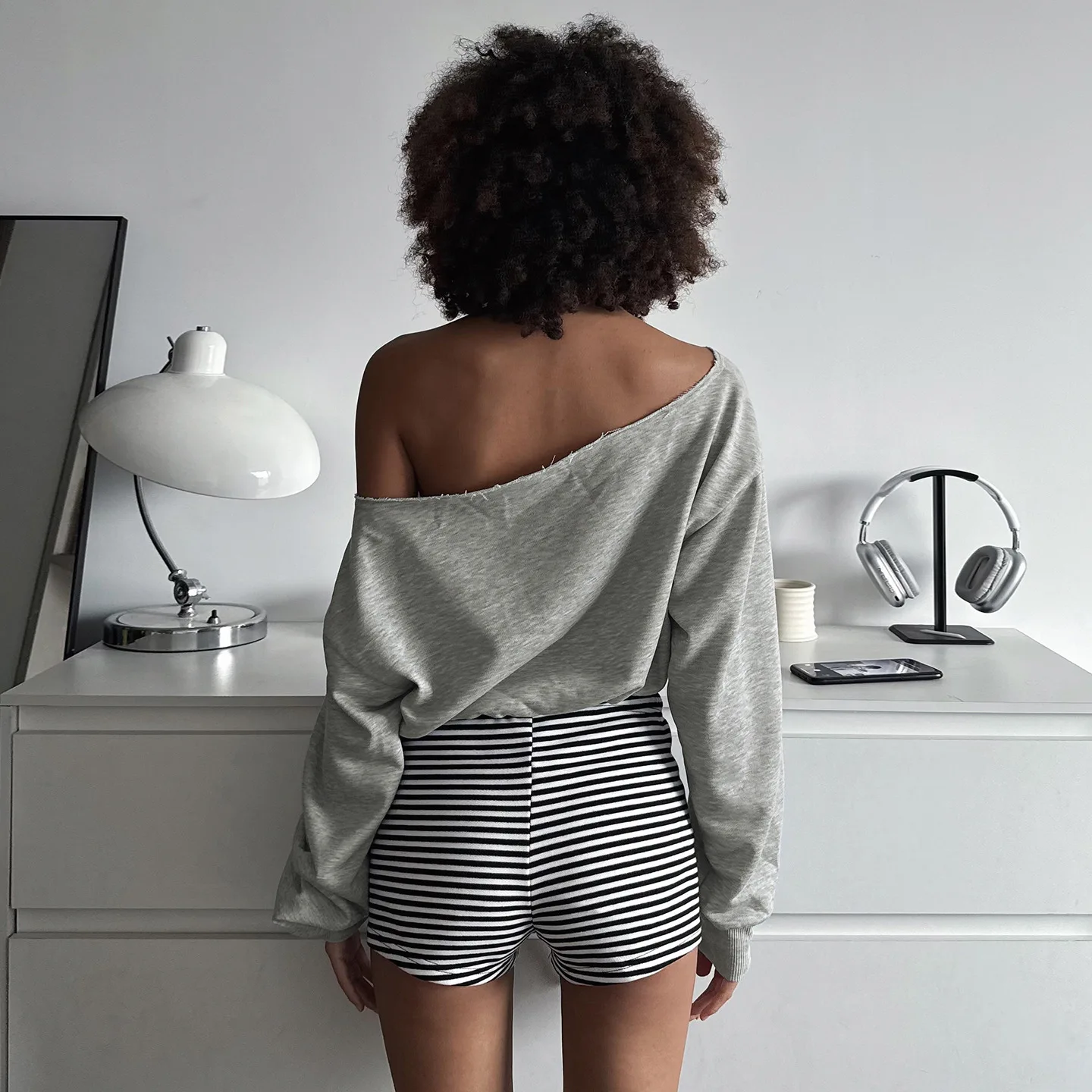 립 프린트 슬로핑 숄더 루즈 캐주얼 스웨트셔츠 2025 가을 배색 긴팔 크롭탑 파티 클럽 스트리트웨어