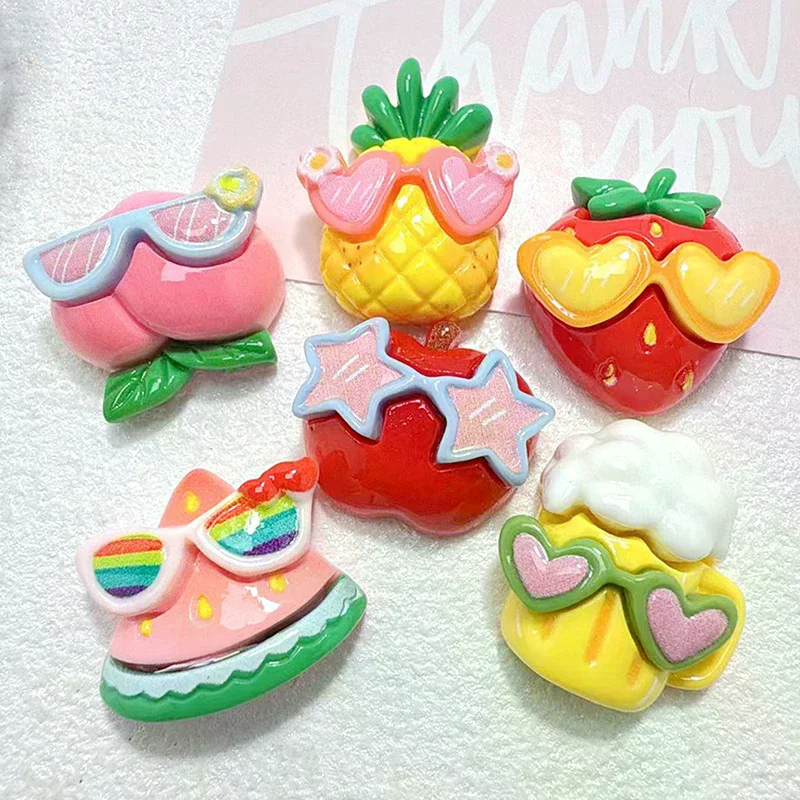 10 piezas de resina Kawaii, gafas coloridas y geniales, accesorios decorativos de dibujos animados de fresa, melocotón y piña con parte trasera plana para manualidades DIY