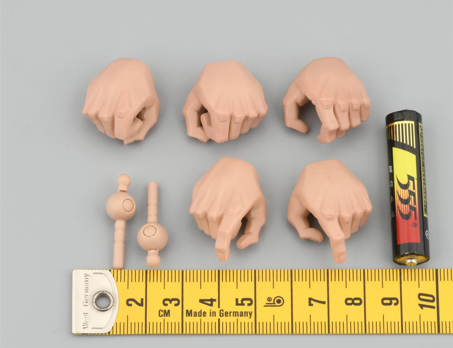 

DAMTOYS 1/6 Scale DAM GK028 5pc Hand Shapes Model for12''Gangster