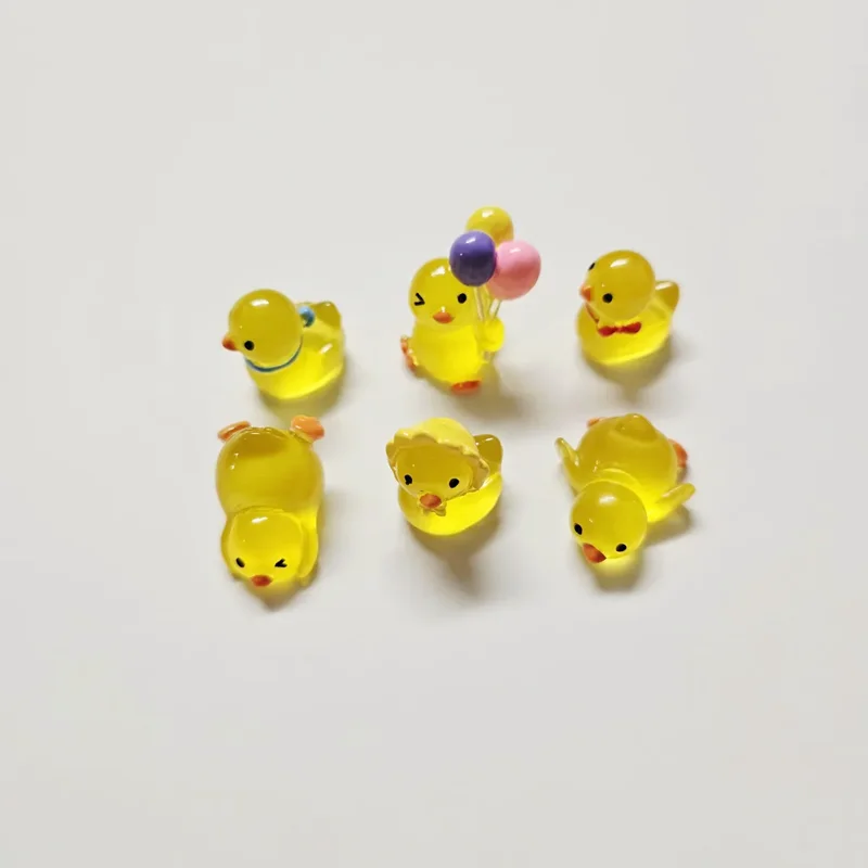 5/10 قطعة تماثيل بطة صغيرة صفراء مختلطة ، تمثال مصغر من الراتنج اللطيف يتوهج في الظلام لتزيين المناظر الطبيعية في الحديقة #4