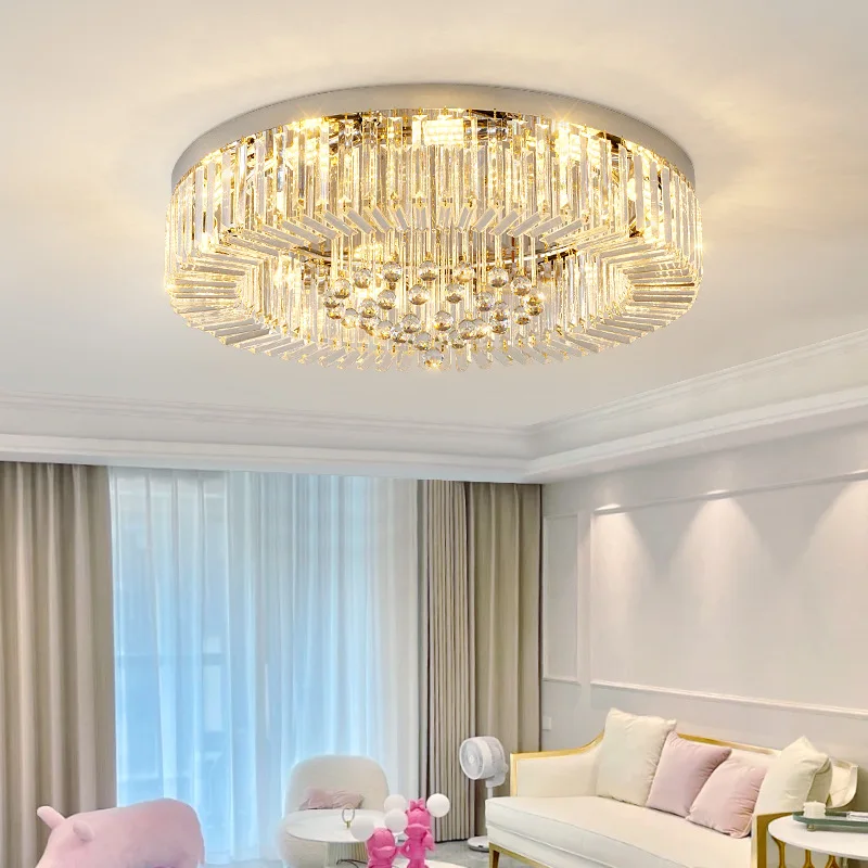 

The living room is modern and simple, the bedroom is lit up, the dining room villa is a high-end ceiling lamp