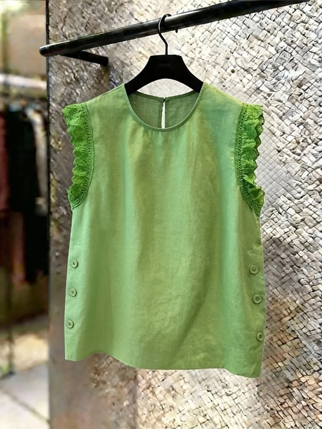 

Elegant Lace Splice Sleeveless Shirt Women's Summer plus Size Fashionable Versatile Little Flying Sleeve Blouse Korean Style