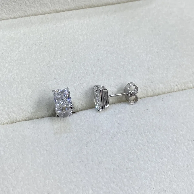IGI Certified 2Ctw DEF/VS VVS Radiant Cut CVD HPHT Lab Created Diamond Stud Earrings Platinum 950 Earrings