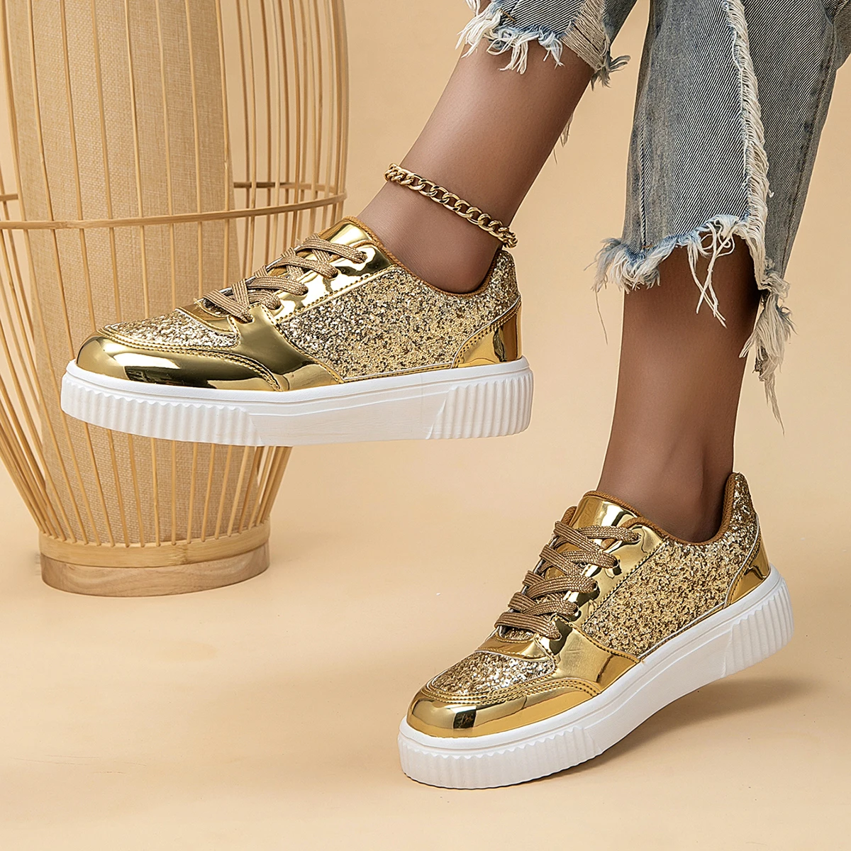 

Women's Casual Board Shoes Fashionable Breathable Mesh Flat Sports Shoes Lightweight and Shiny Silver Women's Shoes New Style